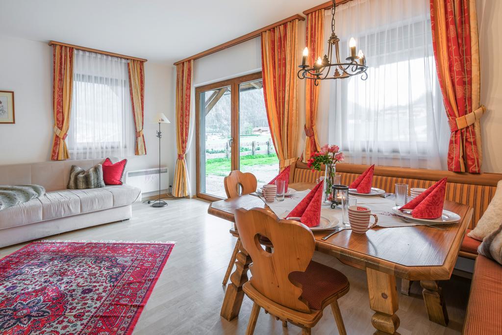 Feriendorf Oberhof Flachau Habitación foto