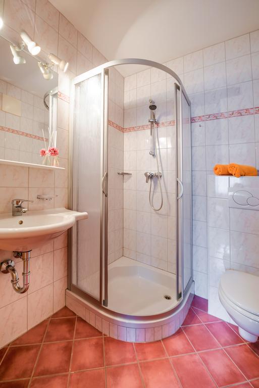 Feriendorf Oberhof Flachau Habitación foto