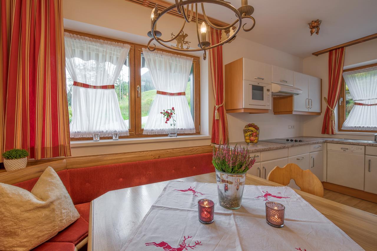 Feriendorf Oberhof Flachau Habitación foto